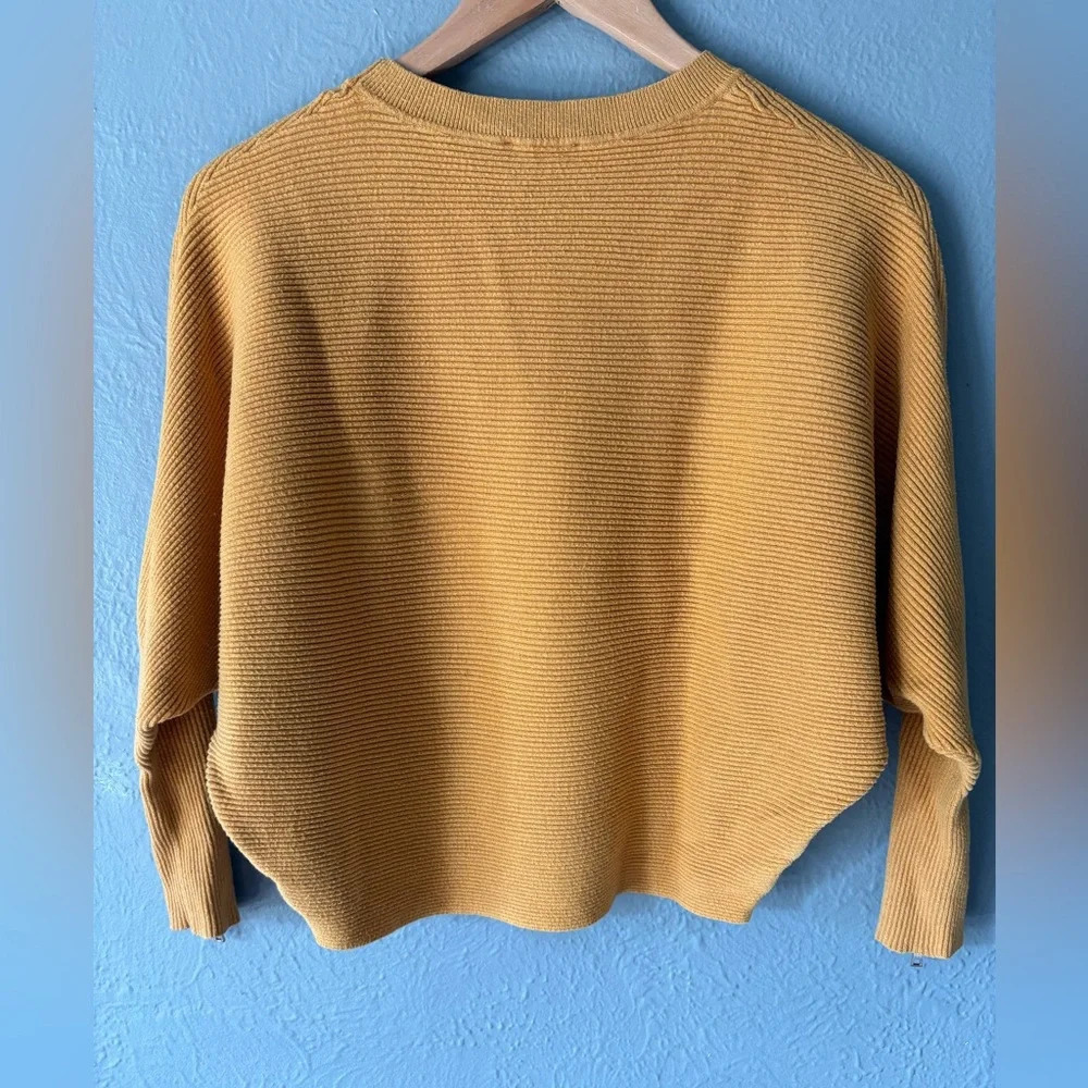 Carmen Marc Valvo Gold Ribbed Batwing Cropped Sweater Top xs - Picture 6 of 11